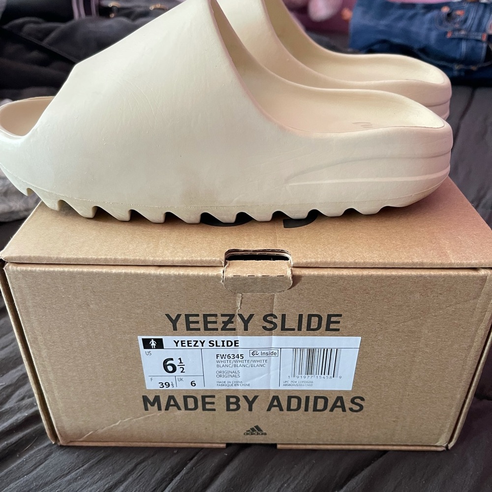 I bought these and the brown ones I’m selling both i jus never wear them